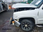 ✅ 2005 Chevrolet Silverado 2500HD LT • VIN: 1GCHK23215F950393 • Lot: 41780395. Wystawiony na IAAI z przebiegiem 294 419 mil. Bezpłatny archiwum sprzedaży aukcyjnych z USA i szczegółowy raport historii pojazdu na DreamBid. Zdjęcie 18.