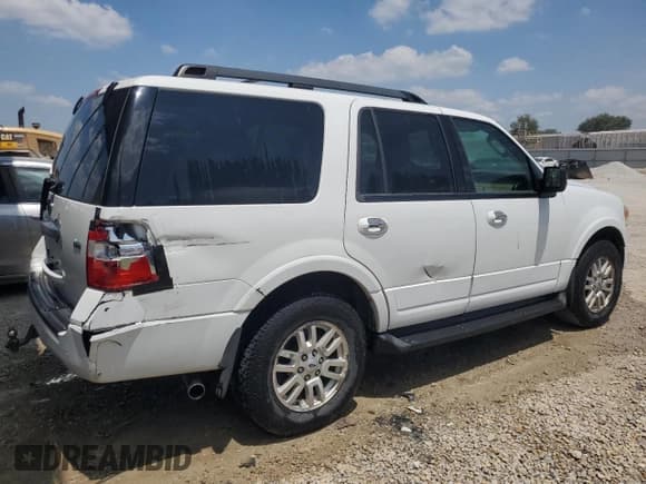 ✅ 2011 Ford Expedition XLT • VIN: 1FMJU1J5XBEF15176 • Lot: 80663755. Wystawiony na Copart z przebiegiem 207 411 mil. Bezpłatny archiwum sprzedaży aukcyjnych z USA i szczegółowy raport historii pojazdu na DreamBid. Zdjęcie 3.