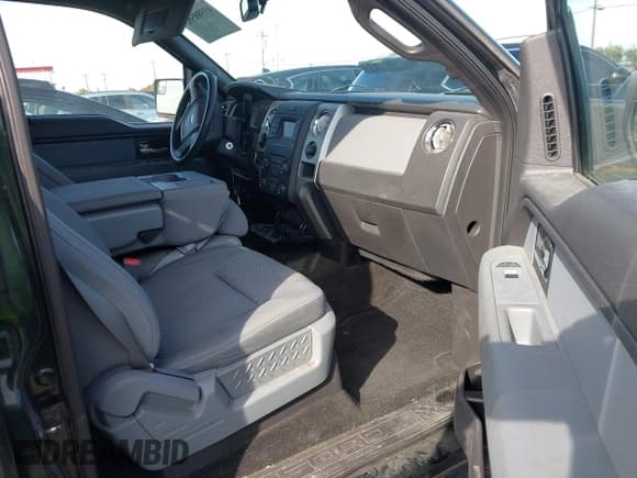 ✅ 2013 Ford F-150 XLT • VIN: 1FTFW1CT8DKE04775 • Лот: 43588555. Опубликован ранее на IAAI с пробегом 106 972 миль. Бесплатный доступ к архиву аукционных продаж из США и подробный отчёт об истории автомобиля на DreamBid. Изображение 5.