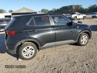 ✅ 2021 Hyundai Venue SE • VIN: KMHRB8A36MU094078 • Lot: 77377714. Wystawiony na Copart z przebiegiem 62 855 mil. Bezpłatny archiwum sprzedaży aukcyjnych z USA i szczegółowy raport historii pojazdu na DreamBid. Zdjęcie 3.