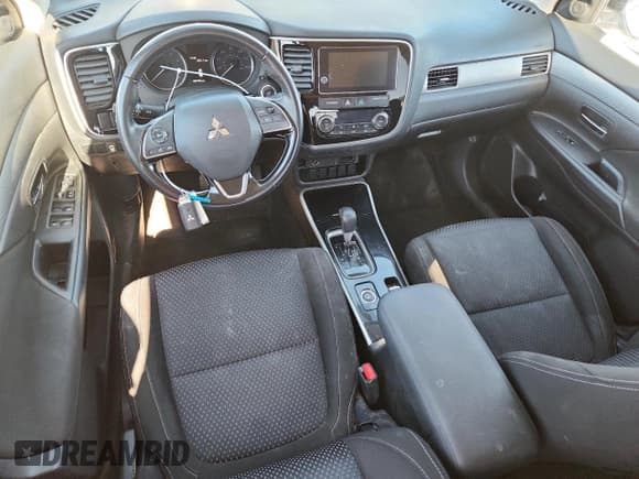 ✅ 2018 Mitsubishi Outlander ES • VIN: JA4AZ3A37JJ006100 • Lot: 90321035. Wystawiony na Copart z przebiegiem 90 756 mil. Bezpłatny archiwum sprzedaży aukcyjnych z USA i szczegółowy raport historii pojazdu na DreamBid. Zdjęcie 8.