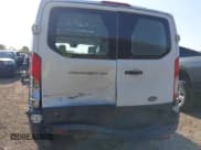 ✅ 2018 Ford Transit • VIN: 1FTYR2ZMXJKA21812 • Lot: 43054561. Wystawiony na IAAI z przebiegiem 219 255 mil. Bezpłatny archiwum sprzedaży aukcyjnych z USA i szczegółowy raport historii pojazdu na DreamBid. Zdjęcie 6.