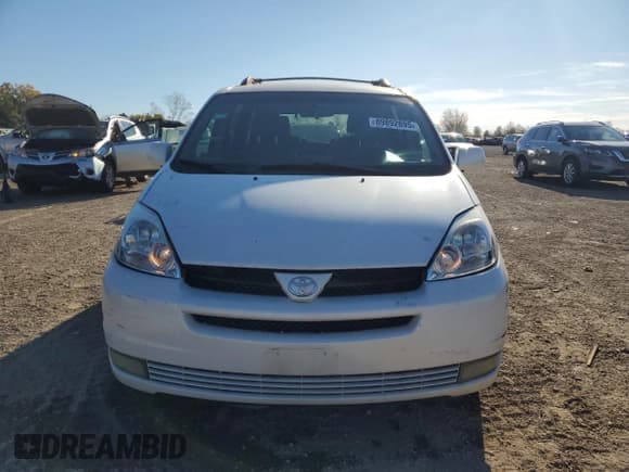 ✅ 2004 Toyota Sienna XLE • VIN: 5TDZA22C94S180329 • Lot: 89892895. Wystawiony na Copart z przebiegiem 270 657 mil. Bezpłatny archiwum sprzedaży aukcyjnych z USA i szczegółowy raport historii pojazdu na DreamBid. Zdjęcie 5.