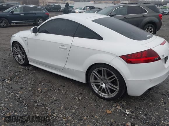 ✅ 2012 Audi TT 2.0T Prestige • VIN: TRUKFAFK8C1007935 • Lot: 43914791. Listed on IAAI with Not provided. Free auction sales archive from the USA and detailed vehicle history report at DreamBid. Image 3.