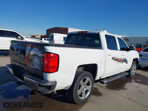✅ 2018 Chevrolet Silverado 1500 LT • VIN: 3GCPCREC2JG163338 • Lot: 43656262. Wystawiony na IAAI z przebiegiem 110 223 mil. Bezpłatny archiwum sprzedaży aukcyjnych z USA i szczegółowy raport historii pojazdu na DreamBid. Zdjęcie 4.