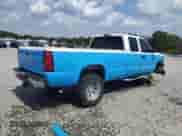 2005 Chevrolet Silverado 2500HD LS with VIN 1GCHK29UX5E139285, listed as a Copart auction lot 80985595 with 431,404 mi miles and Salvage title. Bid and sale history available at DreamBid. Image 3.