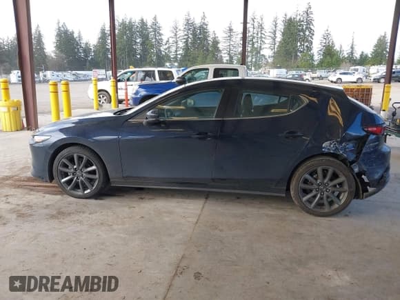 ✅ 2021 Mazda 3 Select • VIN: JM1BPAKL7M1322930 • Lot: 41900666. Listed on IAAI with 74,480 mi. Free auction sales archive from the USA and detailed vehicle history report at DreamBid. Image 14.