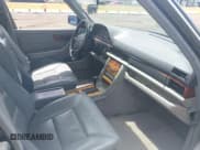 ✅ 1991 Mercedes-Benz 420 SEL • VIN: WDBCA35E2MA602770 • Lot: 42695393. Wystawiony na IAAI z przebiegiem 151 973 mil. Bezpłatny archiwum sprzedaży aukcyjnych z USA i szczegółowy raport historii pojazdu na DreamBid. Zdjęcie 5.