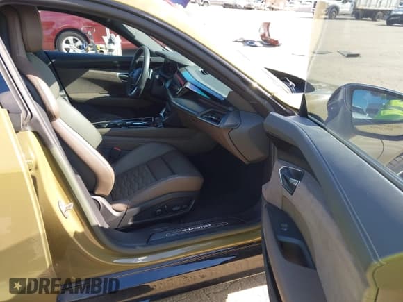 ✅ 2023 Audi e-tron GT Prestige • VIN: WAUEJBFWXP7006123 • Лот: 43752829. Опубликован ранее на IAAI с пробегом 14 351 миль. Бесплатный доступ к архиву аукционных продаж из США и подробный отчёт об истории автомобиля на DreamBid. Изображение 5.