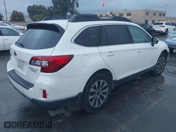 ✅ 2017 Subaru Outback Limited • VIN: 4S4BSANC0H3419662 • Лот: 43702822. Опубликован ранее на IAAI с пробегом 122 198 миль. Бесплатный доступ к архиву аукционных продаж из США и подробный отчёт об истории автомобиля на DreamBid. Изображение 4.