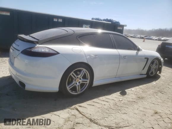 ✅ 2011 Porsche Panamera Turbo • VIN: WP0AC2A79BL090222 • Lot: 47570635. Wystawiony na Copart z przebiegiem 63 701 mil. Bezpłatny archiwum sprzedaży aukcyjnych z USA i szczegółowy raport historii pojazdu na DreamBid. Zdjęcie 3.