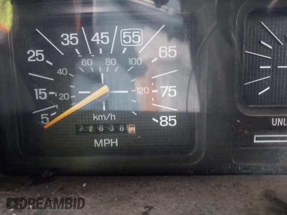 ✅ 1986 Ford Bronco • VIN: 1FMDU15Y4GLA98853 • Lot: 43895197. Listed on IAAI with 22,838 mi. Free auction sales archive from the USA and detailed vehicle history report at DreamBid. Image 7.