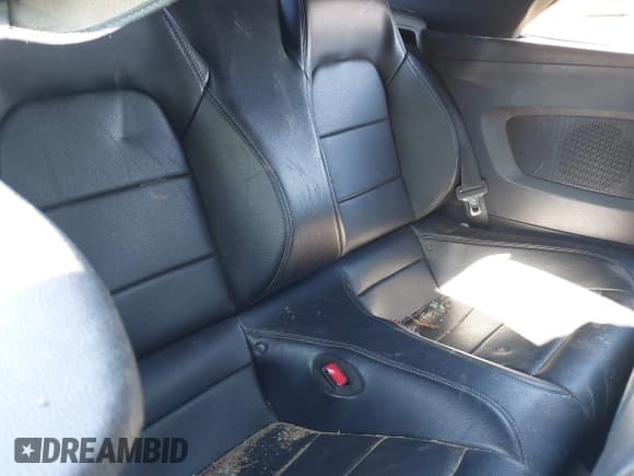 ✅ 2017 Ford Mustang EcoBoost Premium • VIN: 1FATP8UH6H5201817 • Lot: 41408420. Wystawiony na IAAI z przebiegiem 92 391 mil. Bezpłatny archiwum sprzedaży aukcyjnych z USA i szczegółowy raport historii pojazdu na DreamBid. Zdjęcie 8.