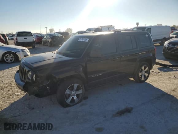 ✅ 2016 Jeep Patriot Latitude • VIN: 1C4NJPFA6GD575556 • Лот: 91707105. Опубликован ранее на Copart с пробегом 84 263 миль. Бесплатный доступ к архиву аукционных продаж из США и подробный отчёт об истории автомобиля на DreamBid. Изображение 1.