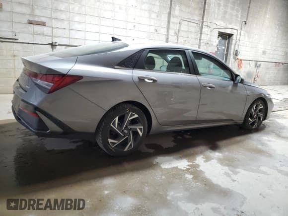 ✅ 2024 Hyundai Elantra Limited • VIN: KMHLP4DG1RU715457 • Lot: 91805355. Wystawiony na Copart z przebiegiem 52 914 mil. Bezpłatny archiwum sprzedaży aukcyjnych z USA i szczegółowy raport historii pojazdu na DreamBid. Zdjęcie 3.