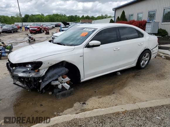 ✅ 2015 Volkswagen Passat Limited Edition • VIN: 1VWAT7A36FC114022 • Lot: 56732015. Listed on Copart with 104,944 mi. Free auction sales archive from the USA and detailed vehicle history report at DreamBid. Image 1.