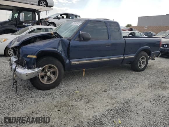 ✅ 2003 Chevrolet S-10 LS • VIN: 1GCCS19X438105059 • Лот: 70138894. Опубликован ранее на Copart с пробегом 162 978 миль. Бесплатный доступ к архиву аукционных продаж из США и подробный отчёт об истории автомобиля на DreamBid. Изображение 1.
