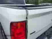 2023 Ram 1500 SLT z VIN 1C6RR7TT1PS565228, wystawiony jako IAAI lot #42532040 z przebiegiem 60 726 mil mil oraz . Historia ofert i sprzedaży dostępna na DreamBid. Obrazek 18.