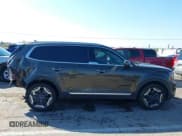 ✅ 2025 Kia Telluride S • VIN: 5XYP64GC4SG634347 • Lot: 43442016. Wystawiony na IAAI z przebiegiem 6 960 mil. Bezpłatny archiwum sprzedaży aukcyjnych z USA i szczegółowy raport historii pojazdu na DreamBid. Zdjęcie 13.