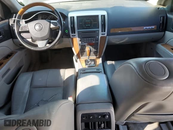 ✅ 2011 Cadillac STS RWD • VIN: 1G6DW6ED9B0145882 • Lot: 92283475. Wystawiony na Copart z przebiegiem 177 439 mil. Bezpłatny archiwum sprzedaży aukcyjnych z USA i szczegółowy raport historii pojazdu na DreamBid. Zdjęcie 8.