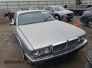 ✅ 1988 Jaguar XJ • VIN: SAJHV1640JC550739 • Lot: 70541484. Wystawiony na Copart z przebiegiem 161 546 mil. Bezpłatny archiwum sprzedaży aukcyjnych z USA i szczegółowy raport historii pojazdu na DreamBid. Zdjęcie 5.