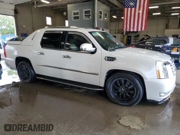 ✅ 2007 Cadillac Escalade EXT • VIN: 3GYFK62887G147399 • Lot: 61847105. Wystawiony na Copart z przebiegiem 131 675 mil. Bezpłatny archiwum sprzedaży aukcyjnych z USA i szczegółowy raport historii pojazdu na DreamBid. Zdjęcie 4.