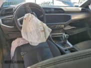 ✅ 2021 Audi Q3 S line Premium Plus • VIN: WA1EECF33M1005259 • Lot: 93957645. Wystawiony na Copart z przebiegiem 70 227 mil. Bezpłatny archiwum sprzedaży aukcyjnych z USA i szczegółowy raport historii pojazdu na DreamBid. Zdjęcie 8.