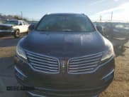 ✅ 2017 Lincoln MKC Select • VIN: 5LMTJ2DHXHUL34054 • Lot: 87389115. Wystawiony na Copart z przebiegiem 85 210 mil. Bezpłatny archiwum sprzedaży aukcyjnych z USA i szczegółowy raport historii pojazdu na DreamBid. Zdjęcie 5.