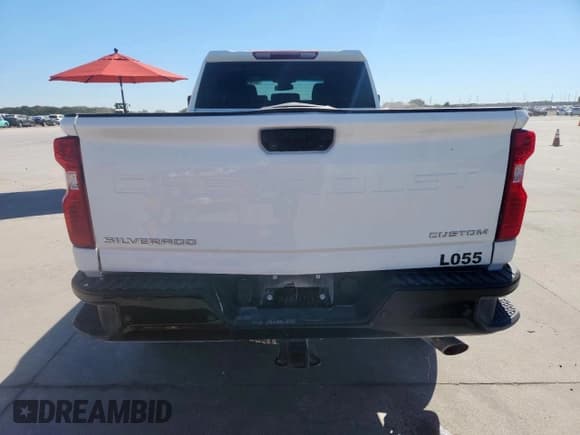 ✅ 2024 Chevrolet Silverado 2500HD Custom • VIN: 1GC4YME76RF336964 • Lot: 85485825. Wystawiony na Copart z przebiegiem 35 998 mil. Bezpłatny archiwum sprzedaży aukcyjnych z USA i szczegółowy raport historii pojazdu na DreamBid. Zdjęcie 6.