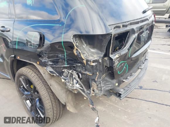 ✅ 2019 Jeep Grand Cherokee Upland • VIN: 1C4RJFAGXKC569846 • Lot: 43416978. Listed on IAAI with 86,782 mi. Free auction sales archive from the USA and detailed vehicle history report at DreamBid. Image 18.