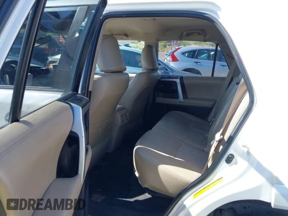 ✅ 2011 Toyota 4Runner SR5 • VIN: JTEZU5JRXB5029559 • Lot: 42874609. Listed on IAAI with 189,021 mi. Free auction sales archive from the USA and detailed vehicle history report at DreamBid. Image 8.