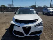 ✅ 2020 Alfa Romeo Stelvio • VIN: ZASPAJAN7L7C92406 • Lot: 48325595. Wystawiony na Copart z przebiegiem 56 078 mil. Bezpłatny archiwum sprzedaży aukcyjnych z USA i szczegółowy raport historii pojazdu na DreamBid. Zdjęcie 5.