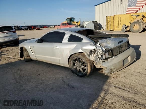 ✅ 2006 Ford Mustang GT Deluxe • VIN: 1ZVFT82H065132980 • Lot: 52818745. Listed on Copart with 207,854 mi. Free auction sales archive from the USA and detailed vehicle history report at DreamBid. Image 2.