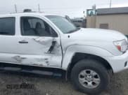 ✅ 2015 Toyota Tacoma • VIN: 3TMLU4EN8FM206394 • Lot: 43342400. Wystawiony na IAAI z przebiegiem 126 451 mil. Bezpłatny archiwum sprzedaży aukcyjnych z USA i szczegółowy raport historii pojazdu na DreamBid. Zdjęcie 6.