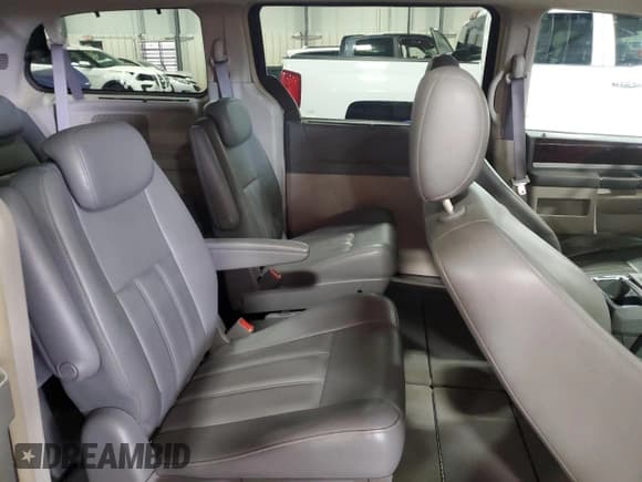 ✅ 2009 Chrysler Town & Country Touring • VIN: 2A8HR54129R630669 • Лот: 84457775. Опубликован ранее на Copart с пробегом 144 910 миль. Бесплатный доступ к архиву аукционных продаж из США и подробный отчёт об истории автомобиля на DreamBid. Изображение 11.