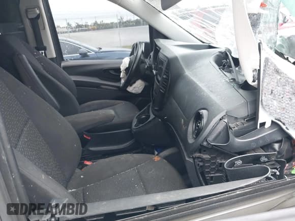 ✅ 2021 Mercedes-Benz Metris Cargo • VIN: W1YV0BEY4M3827547 • Lot: 41390311. Listed on IAAI with 138,075 mi. Free auction sales archive from the USA and detailed vehicle history report at DreamBid. Image 5.