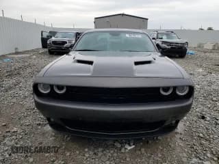 ✅ 2020 Dodge Challenger SXT • VIN: 2C3CDZAG1LH156456 • Lot: 81601985. Wystawiony na Copart z przebiegiem 70 590 mil. Bezpłatny archiwum sprzedaży aukcyjnych z USA i szczegółowy raport historii pojazdu na DreamBid. Zdjęcie 5.
