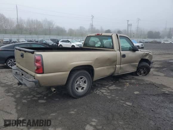 2004 Chevrolet Silverado 1500 LS z VIN 1GCEC14T74E115825, wystawiony jako Copart lot #88708185 z przebiegiem Nie podano mil oraz Szkoda całkowita • Salvage title. Historia ofert i sprzedaży dostępna na DreamBid. Obrazek 3.