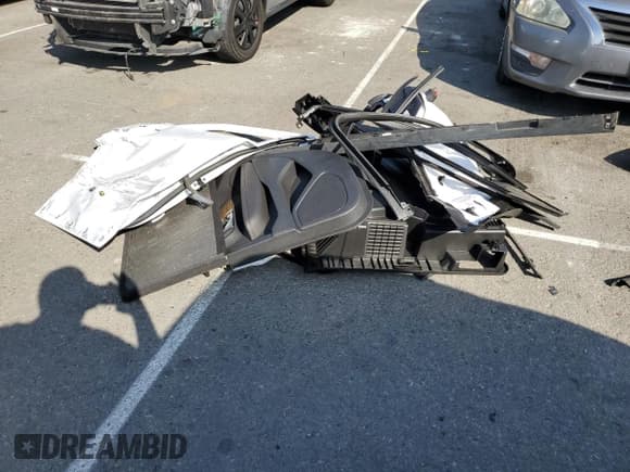 ✅ 2020 GMC Terrain SLE • VIN: 3GKALMEV7LL344881 • Lot: 84531555. Listed on Copart with 85,761 mi. Free auction sales archive from the USA and detailed vehicle history report at DreamBid. Image 12.