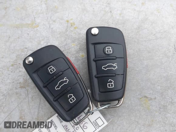 ✅ 2020 Audi Q3 S line Premium • VIN: WA1DECF31L1041381 • Lot: 42621648. Wystawiony na IAAI z przebiegiem 76 000 mil. Bezpłatny archiwum sprzedaży aukcyjnych z USA i szczegółowy raport historii pojazdu na DreamBid. Zdjęcie 11.