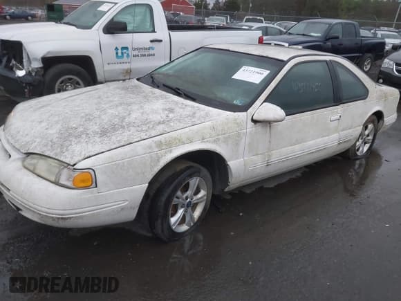 ✅ 1996 Ford Thunderbird LX • VIN: 1FALP62W5TH127237 • Лот: 43721900. Опубликован ранее на IAAI с пробегом 153 202 миль. Бесплатный доступ к архиву аукционных продаж из США и подробный отчёт об истории автомобиля на DreamBid. Изображение 2.