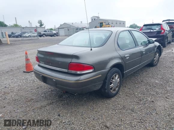 ✅ 2000 Chrysler Cirrus LXi • VIN: 1C3EJ56H2YN104022 • Lot: 42442779. Listed on IAAI with 54,587 mi. Free auction sales archive from the USA and detailed vehicle history report at DreamBid. Image 4.