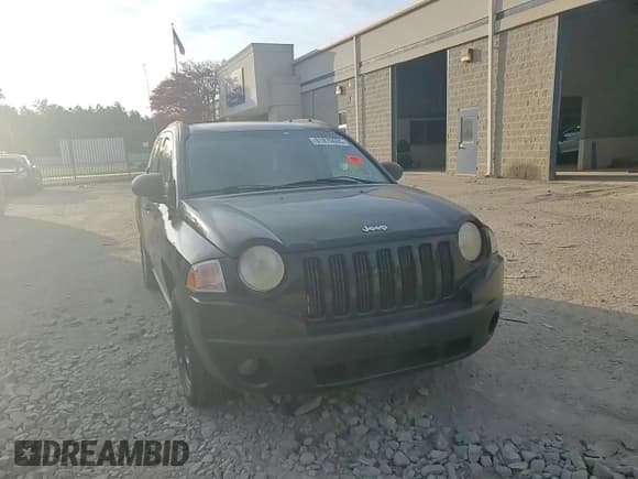 ✅ 2007 Jeep Compass Sport • VIN: 1J8FT47WX7D196544 • Лот: 91876665. Опубликован ранее на Copart с пробегом 185 044 миль. Бесплатный доступ к архиву аукционных продаж из США и подробный отчёт об истории автомобиля на DreamBid. Изображение 14.