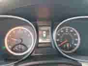 2015 Hyundai Santa Fe с VIN 5XYZU3LB2FG243581, выставлен на аукционе Copart как лот 90817795 с пробегом 284 919 миль миль и Списание • Salvage title. История ставок и продаж доступна на DreamBid. Изображение 9.