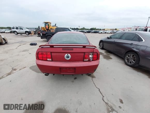 ✅ 2008 Ford Mustang GT Deluxe • VIN: 1ZVHT82HX85160085 • Lot: 42987911. Listed on IAAI with 170,479 mi. Free auction sales archive from the USA and detailed vehicle history report at DreamBid. Image 16.