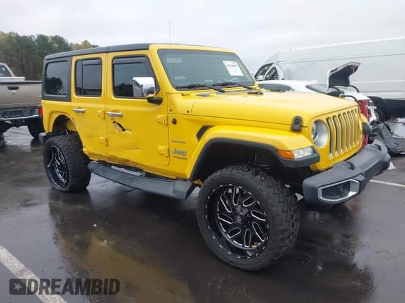 ✅ 2019 Jeep Wrangler Unlimited Sahara • VIN: 1C4HJXEN4KW687108 • Lot: 43564007. Listed on IAAI with 31,165 mi. Free auction sales archive from the USA and detailed vehicle history report at DreamBid. Image 1.
