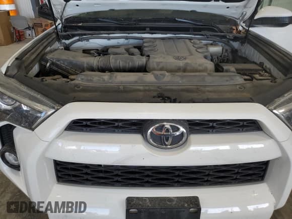 ✅ 2016 Toyota 4Runner Limited • VIN: JTEBU5JR0G5347943 • Lot: 91992855. Listed on Copart with 135,241 mi. Free auction sales archive from the USA and detailed vehicle history report at DreamBid. Image 12.