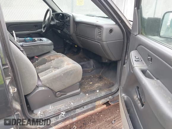 ✅ 2004 Chevrolet Silverado 2500HD LS • VIN: 1GCHK23184F169506 • Лот: 42085720. Опубликован ранее на IAAI с пробегом 261 344 миль. Бесплатный доступ к архиву аукционных продаж из США и подробный отчёт об истории автомобиля на DreamBid. Изображение 5.