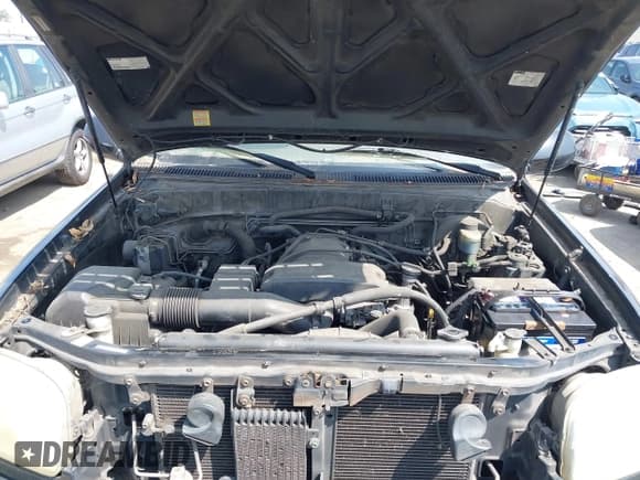 ✅ 2002 Toyota Tundra Limited • VIN: 5TBRT38162S243303 • Lot: 43090537. Listed on IAAI with 469,385 mi. Free auction sales archive from the USA and detailed vehicle history report at DreamBid. Image 10.