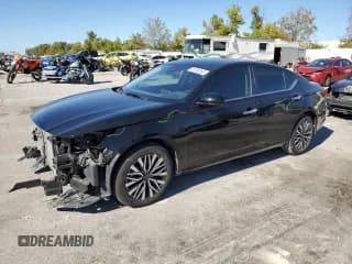 ✅ 2023 Nissan Altima SV • VIN: 1N4BL4DW0PN359602 • Lot: 86100065. Wystawiony na Copart z przebiegiem 26 576 mil. Bezpłatny archiwum sprzedaży aukcyjnych z USA i szczegółowy raport historii pojazdu na DreamBid. Zdjęcie 1.